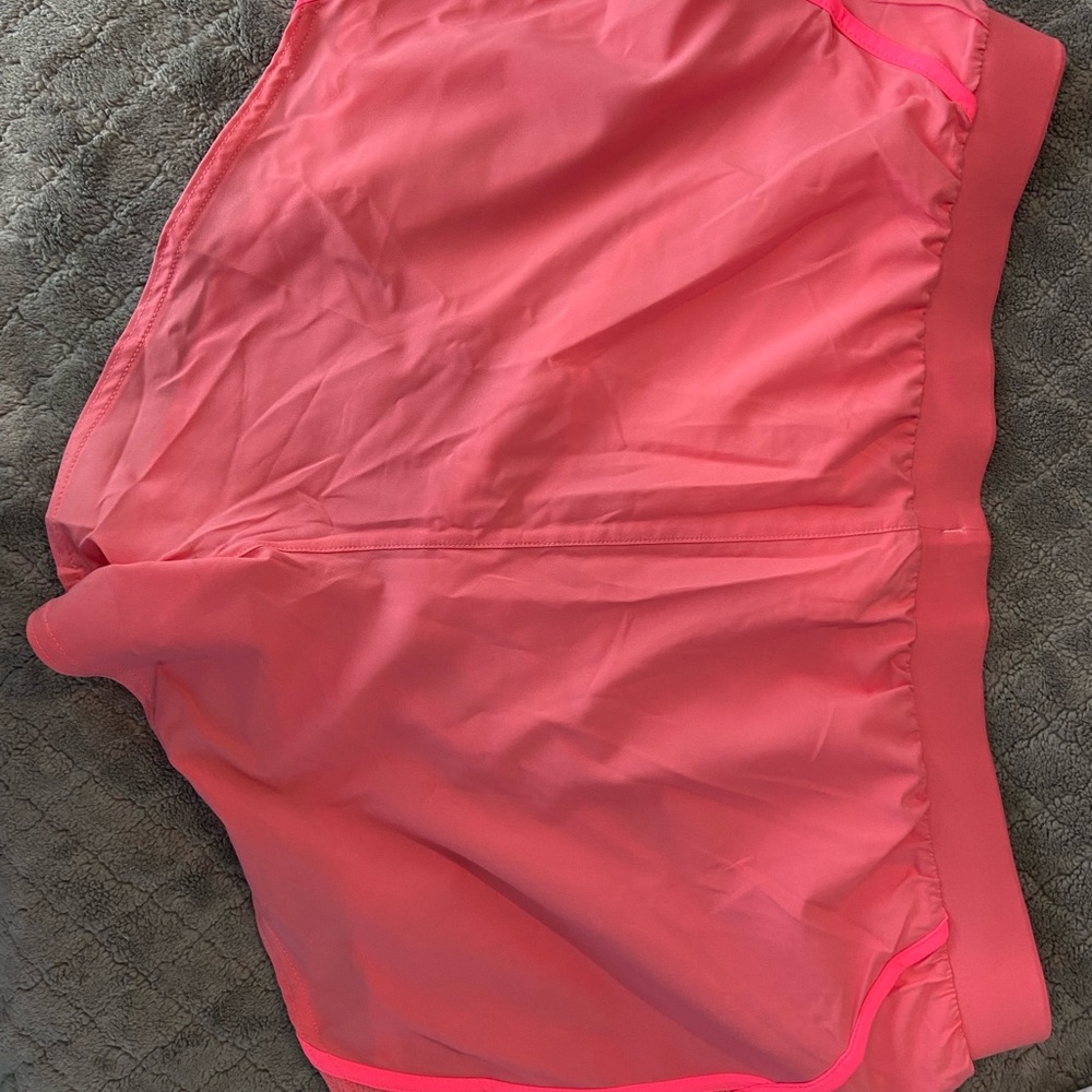 Women’s Under Armour XL shorts - Picture 4 of 6